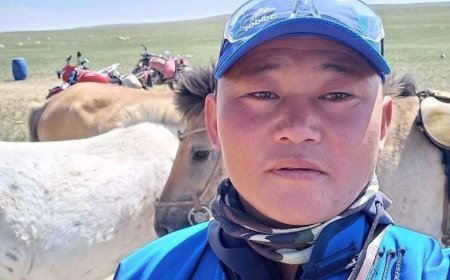 САЙН ҮЙЛ: Залуу малчин, тэмээчин Б. Бат-Очир түймэрт өртөж, гэр орон малаа алдсан иргэдэд  50 бог мал хандивлажээ