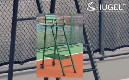 Долоон настай сурагч волейболын шүүгчийн өндөр сандлыг татаж,  дарагдаж  эндсэн нь камерын бичлэгт үлджээ