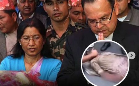 Ерөнхий сайд асны эхнэр жагсагчдын тавьсан галд амиа алджээ