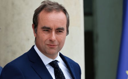 Эммануэль Макрон шинэ Ерөнхий сайдыг томиллоо