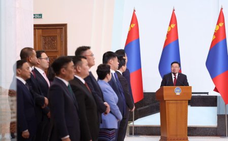 Ерөнхий сайд Г.Занданшатар сайд нартайгаа хариуцлагын гэрээ байгууллаа