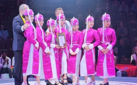 Бяцхан уран нугараачид Ю.Никулины нэрэмжит шагнал хүртжээ