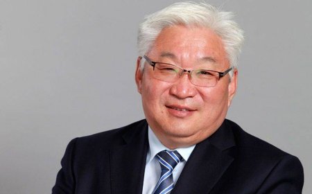 Э.Бат-Үүл: Намын дарга Цогтгэрэлд Непалын Катманду хотоос мэндчилж, шуурхай хүргэх сонордуулга байна!