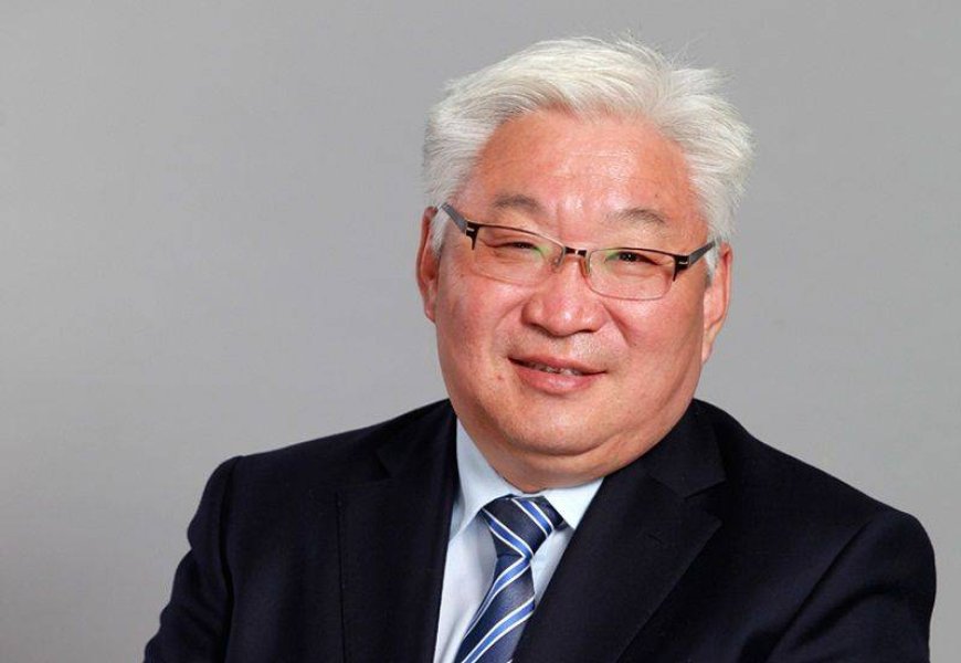 Э.Бат-Үүл: Намын дарга Цогтгэрэлд Непалын Катманду хотоос мэндчилж, шуурхай хүргэх сонордуулга байна!