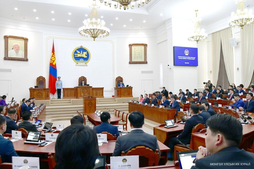 Ажилгүй болсон УИХ-ын гишүүн асны  12 сарын цалинтай тэнцэх тэтгэмж олгохыг хүчингүй болгох өргөдөлд санал авч эхэлжээ