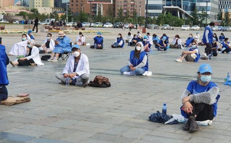 Багш нар ажил хаяхаа мэдэгдсэн бол өнөөдрөөс  эмч нар суулт хийхээр болжээ