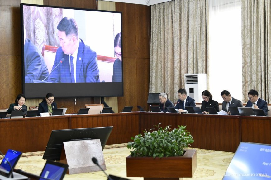 Б.Бат-Эрдэнэ: Тэтгэвэрт гармагцаа ядуурдаг тогтолцоог шинэчлэх шаардлагатай